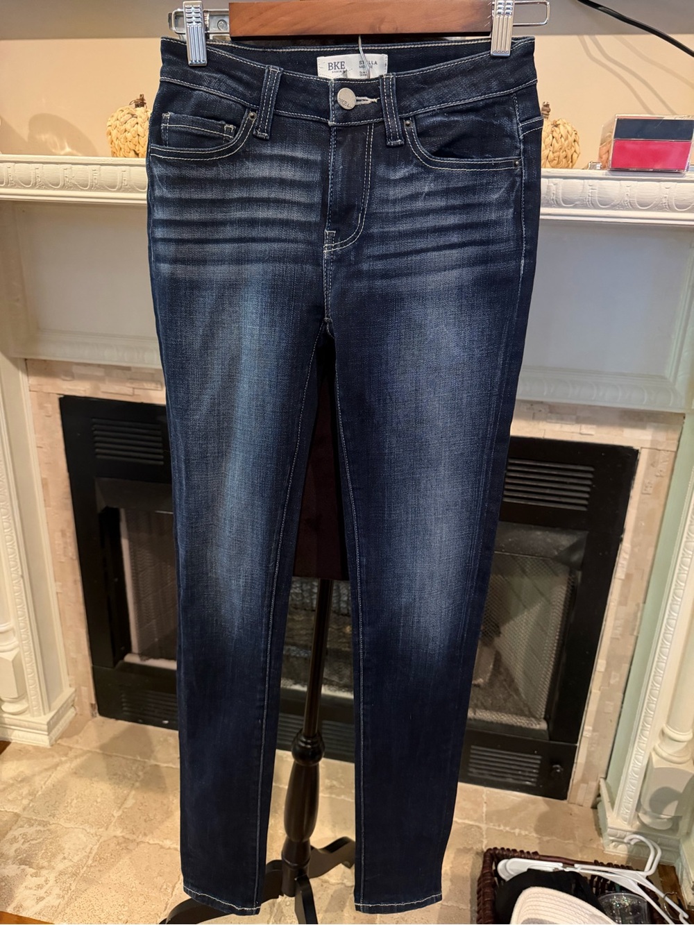 Like new BKE Women's Dark Indigo Skinny Jeans size 24X32
